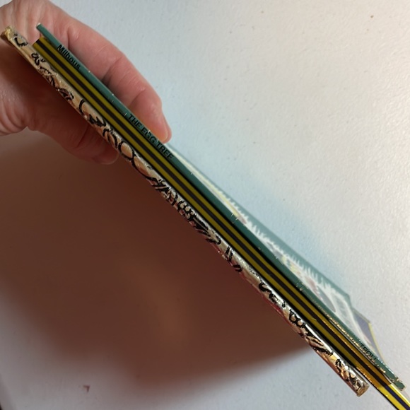 📚2/$6  3-Book Bundle Easter - Picture 3 of 16